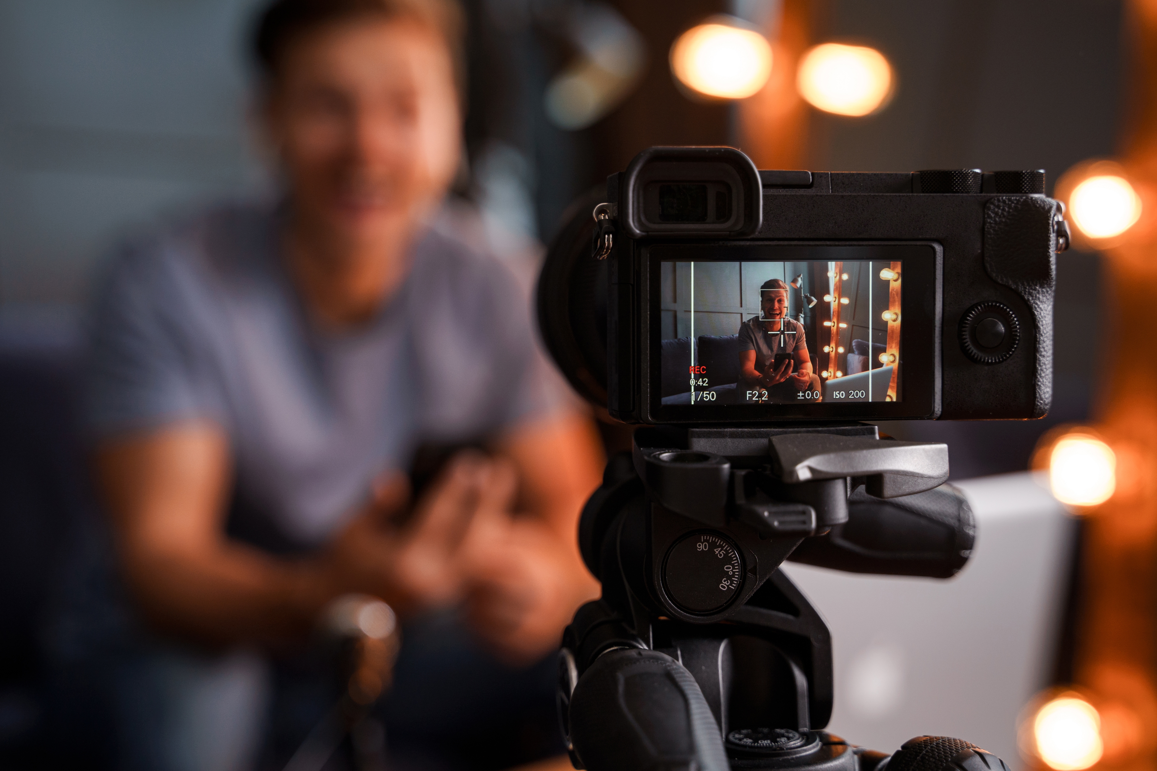 man_recording_video_using_digital_camera_and_tripo_2026_09_22_16_06_07_utc_9dfe4ffbcc.jpg